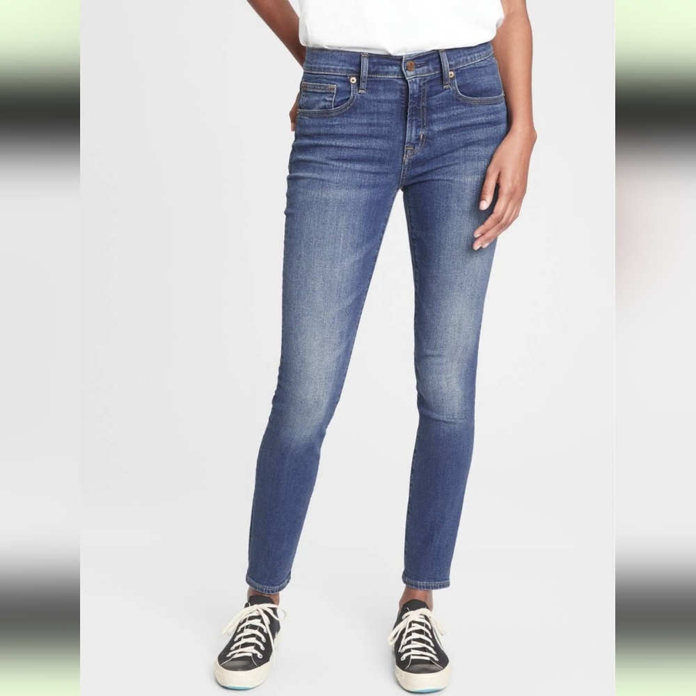 GAP Midrise Skinny Jean